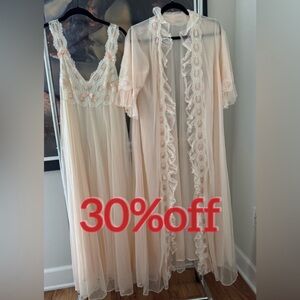 Elegant Sheer Lace Nightgown and Robe Set For brides💕💕